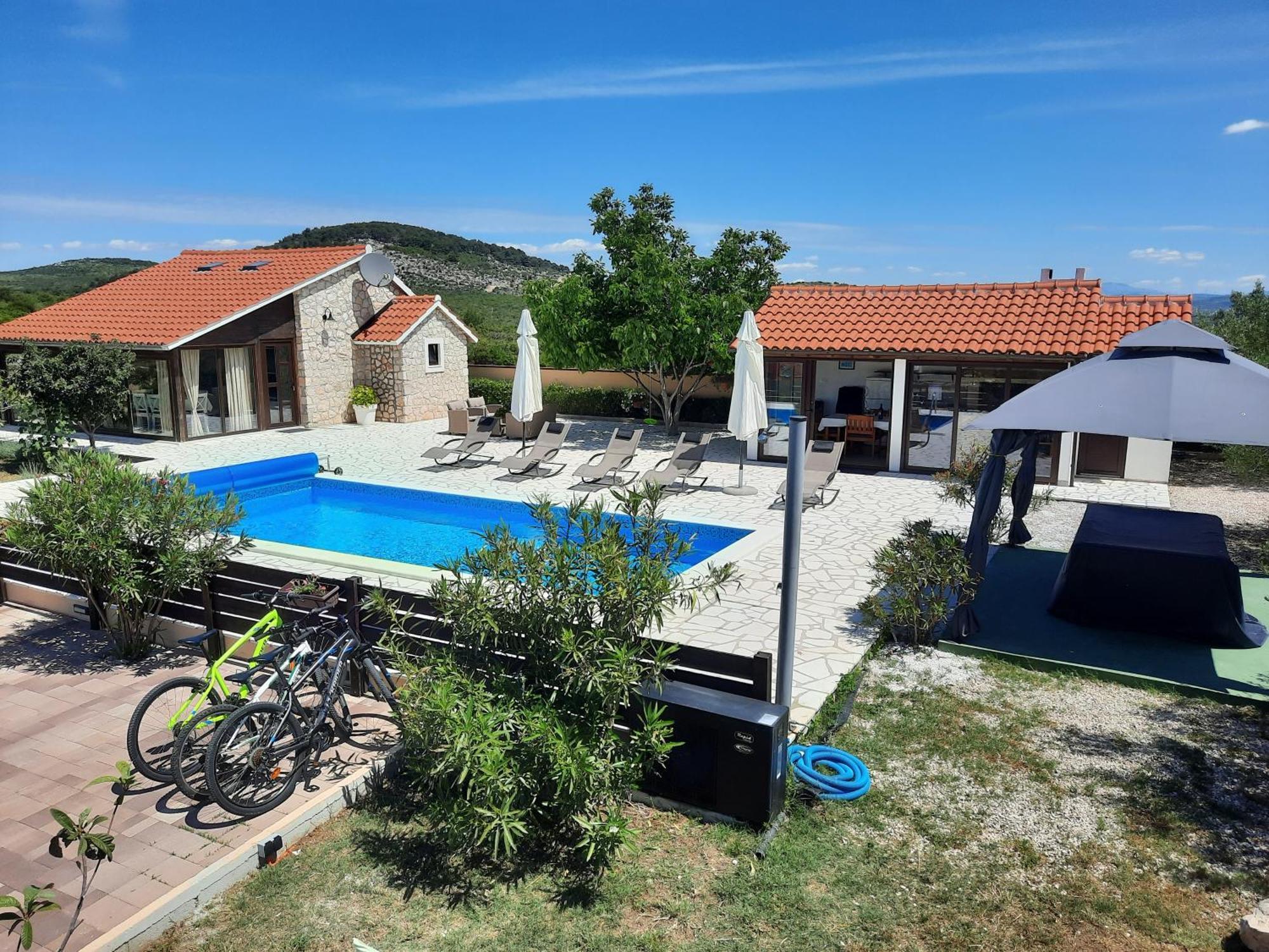 Villa Mali Raj *