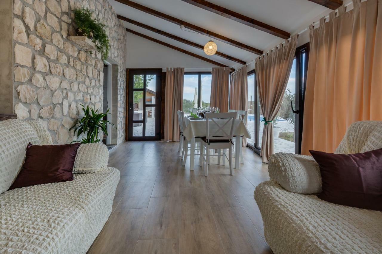 Mali Raj Villa *